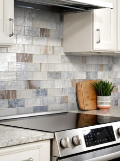 Beige Countertop with Beige Brown Glass Tile BA7015 Subway